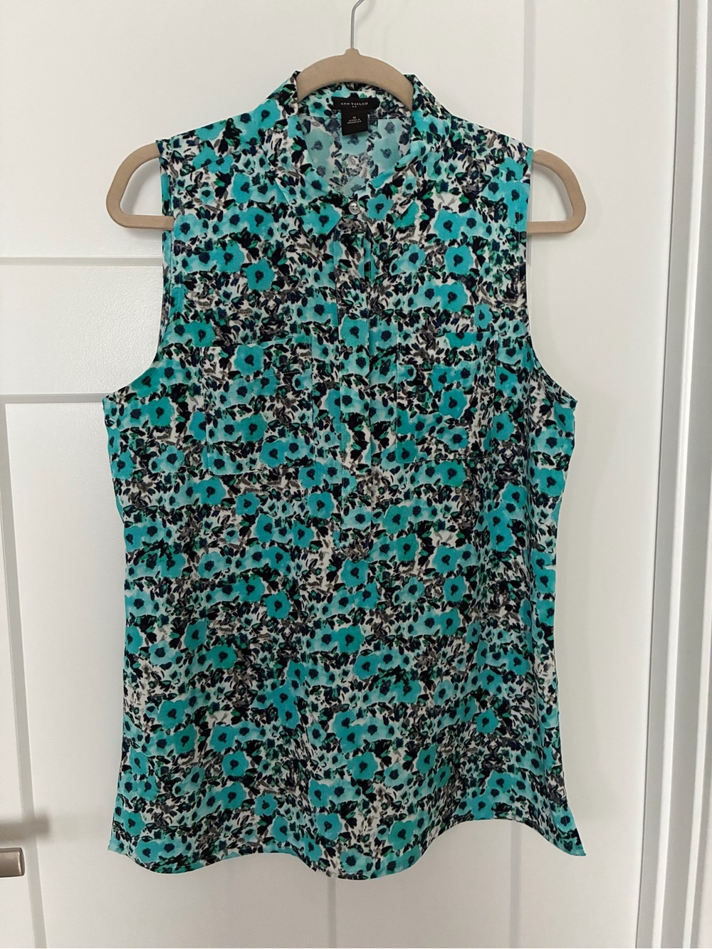Ann Taylor Teal and Black Floral Sleeveless Blouse